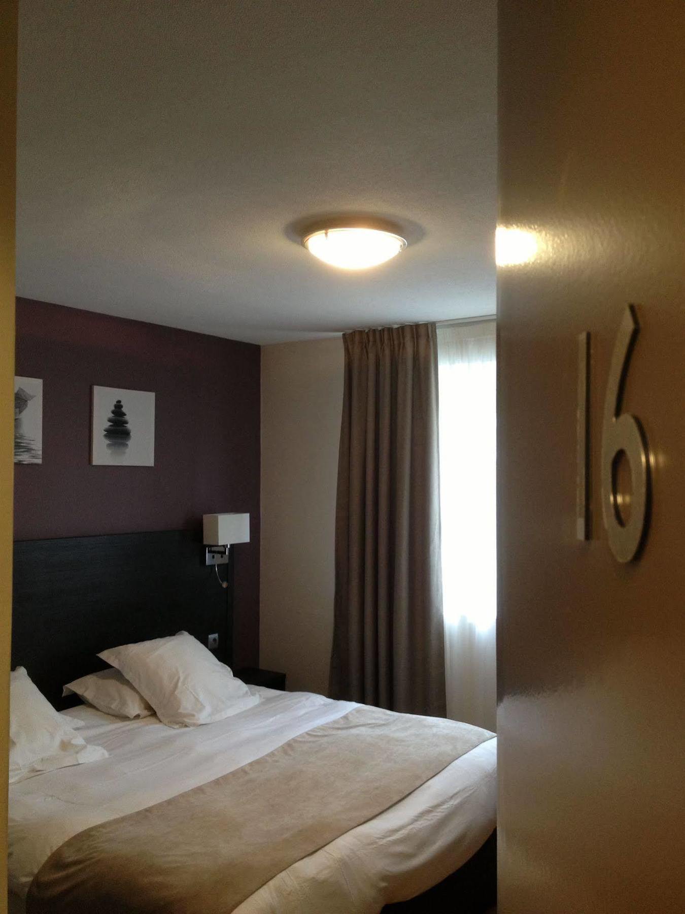 Hotel De La Plage Динард Екстериор снимка